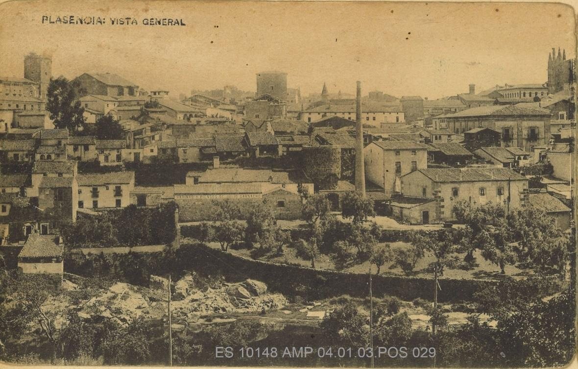 Postal de Plasencia desde San Lázaro